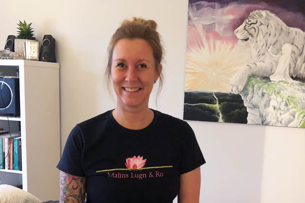 Avspenningsmassasje hjelper unge jenter med å slippe stress 2 Avspenningsmassasje hjelper unge jenter med a slippe stress 1